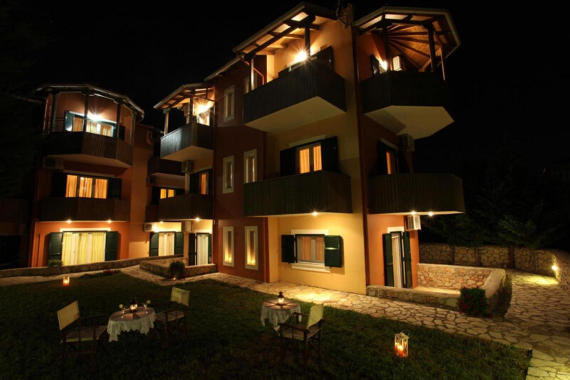 Apartamento Porto Nirikos Lefkada - Private Parking Exterior foto